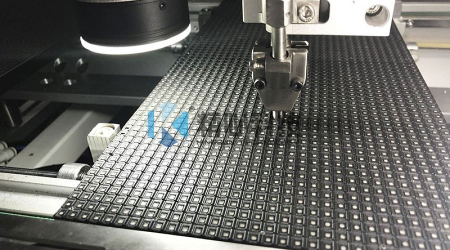 LED屏在線(xiàn)式自動(dòng)擰螺絲機(jī)